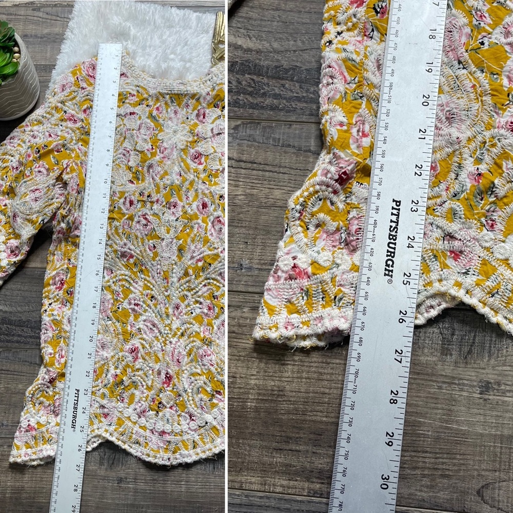 Solitaire Floral Embroidery Stitch Top - Picture 10 of 10